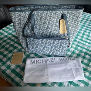 Nwt Michael Kors Large Blue Tote with Wristlet and Dust Bag.
